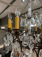 Un lustre à pampilles de cristal et laiton à 10 bras de lumi… (photo 3)