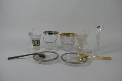 a lot of glass items that are on the table