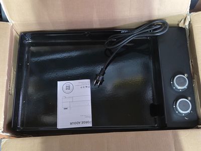 une boîte contenant une télécommande