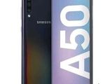 Le Samsung A30 est un smartphone doté d'un dos incurvé et d'un écran incurvé.