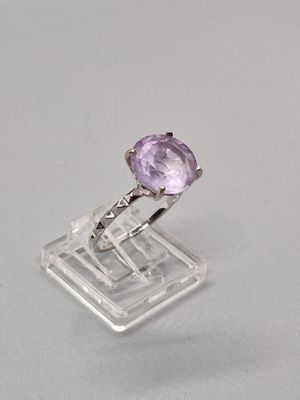 MAUBOUSSIN. Bague modèle " Un arc-en-ciel d'amour" en or gri…