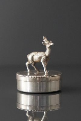 Boîte à dent de lait ou à pilule en argent 925 millièmes, le…