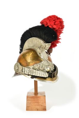 Casque à cimier de gendarme à pied modèle 1912. - Photo 1