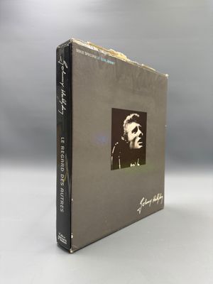 l'image d'un livre sur lequel figure l'image d'un homme