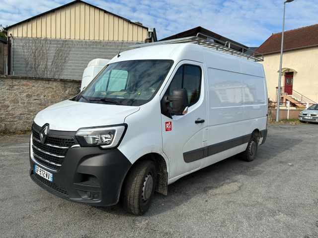 Véhicule utilitaire RENAULT Master immatriculé GF-872-WV, 1ère mi...