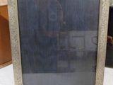 a picture of a picture frame sitting on a table