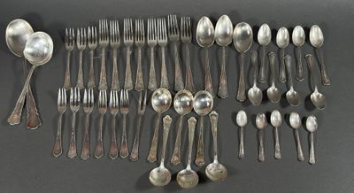 Partie de MENAGERE en argent 800 mil., la spatule de forme violonée ch