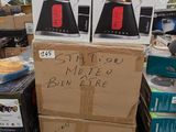 plusieurs boîtes empilées les unes sur les autres