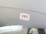 un autocollant à l'arrière d'une voiture sur lequel est inscrit « 911 »