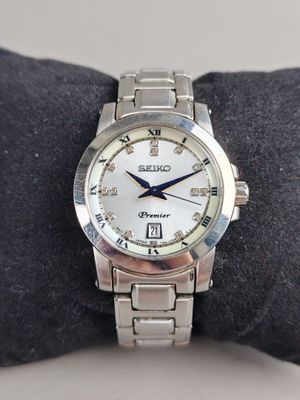 SEIKO. Premier. MONTRE BRACELET de dame en acier. Guichet da…