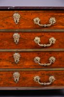 Commode en placage de palissandre ouvrant par quatre tiroirs… (photo 4)
