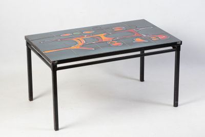 TRAVAIL 1960 Table basse à structure tubulaire carrée en mét…