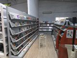 beaucoup de livres sur les étagères du magasin