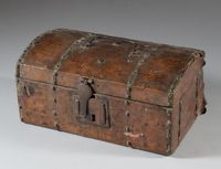 Coffret de voyage rectangulaire en bois recouvert de cuir cl…
