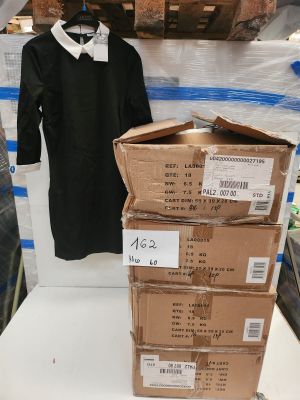 Lot de 60 robes marque La City, col blanc, articles neufs.