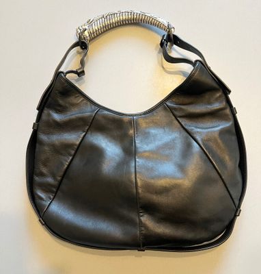 Yves Saint Laurent. Mombasa, grand sac à main cuir noir, ans… - Photo 1