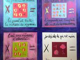 peinture représentant quatre types d'écriture différents sur un fond bleu