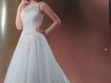 an image of a picture of a woman in a wedding dress