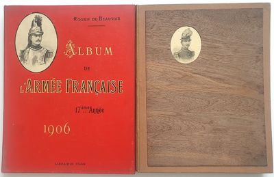 un vieux livre avec la photo d'un homme coiffé d'un chapeau et celle d'une femme en robe