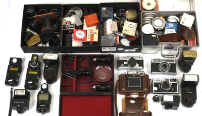many different types of cameras in this case