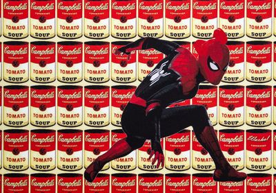 Spider-Man devant un mur de boîtes de soupe Campbell