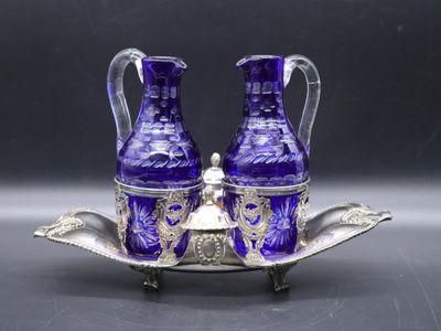 Huilier-vinaigrier en argent à décor de frises de rangs de p…