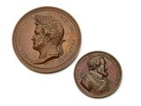 deux pièces de bronze portant le portrait d'un homme et d'une femme