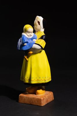 D'après Berthe SAVIGNY (1882-1958) pour la Manufacture HB HENRIOT à Qu - Photo 1