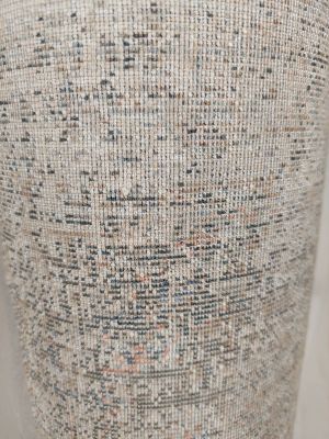 un gros plan d'un mannequin en tissu
