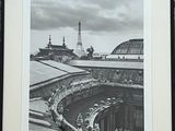 photographie en noir et blanc de la tour Eiffel à Paris