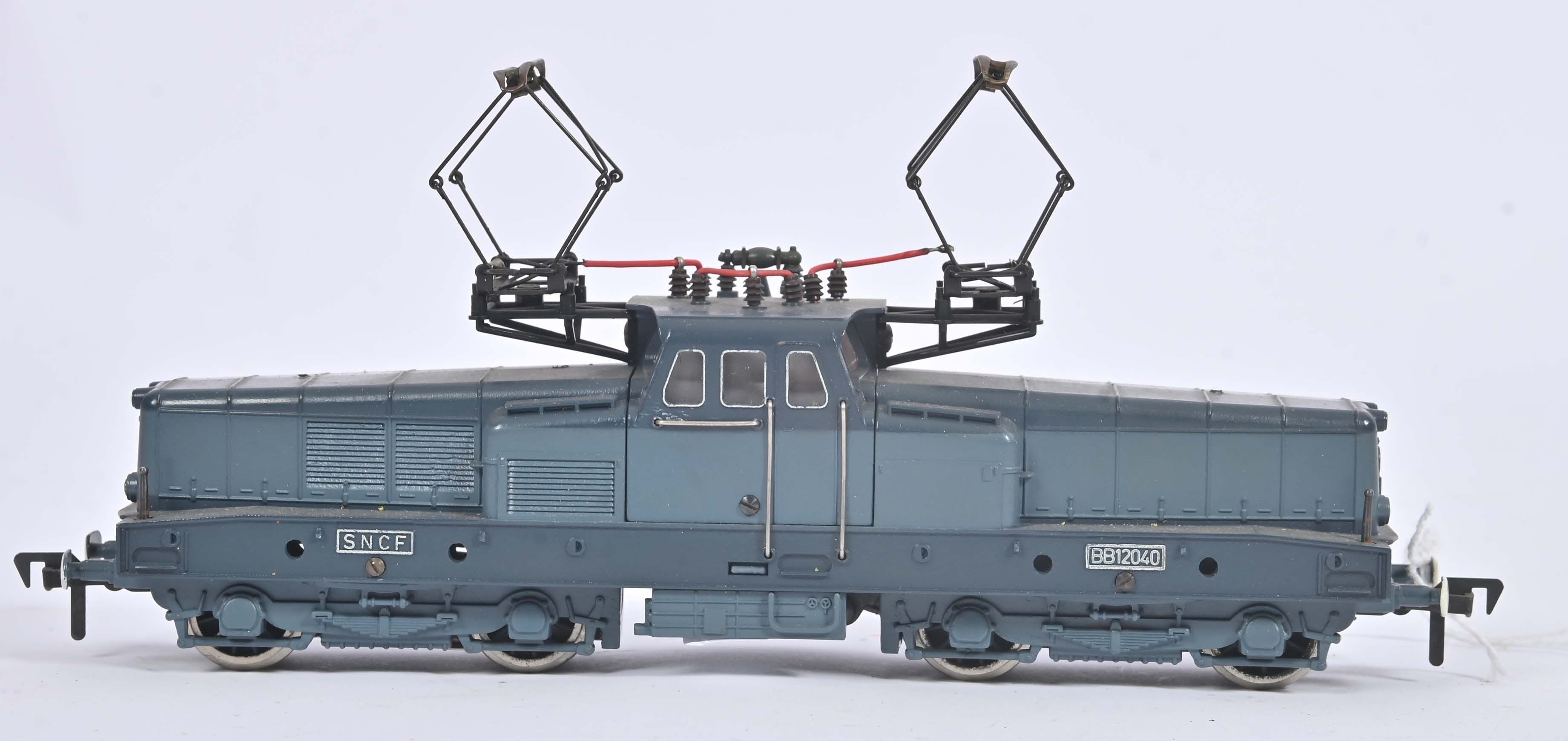 Objets d'art & Curiosités