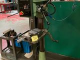 l'image d'une machine dans un garage