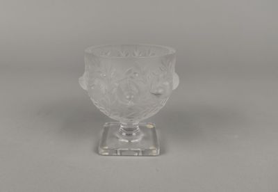 Lalique France : vase coupe modèle Elisabeth