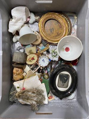 a box full of assorted items that are in it