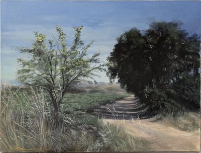 une peinture d'un chemin de terre au milieu d'un champ