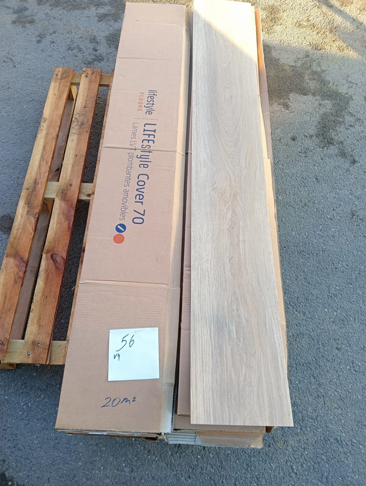 Lot d'environ 20 m² de lames PVC LVT plombantes amovibles Li…