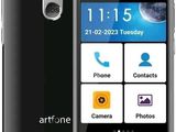 une image représentant un téléphone portable noir avec un écran vert