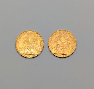 deux souverains d'or, dont l'un est orné d'une tête de lion et l'autre d'un