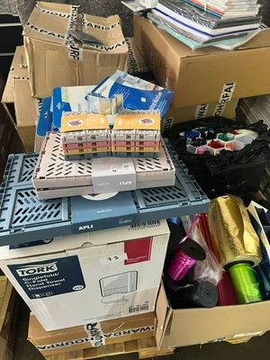 Palette Papeterie Comprenant Cahiers-Papiers Cadeaux-Peintur…