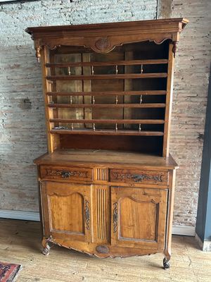 SUR DESIGNATION : meuble vaisselier en bois fruitier mouluré…