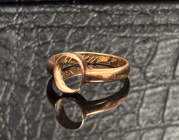 Monture de bague en or 18 carats 750 millièmes. En règle. PB : 3,...