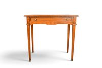 TABLE (petite) bureau en merisier, recouverte d'un cuir vert… (photo 4)