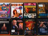 beaucoup de DVD posés ensemble sur la table
