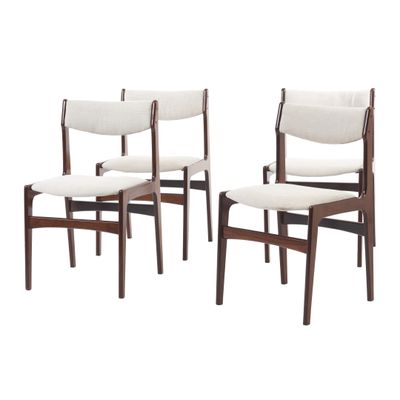 lot de quatre chaises de salle à manger avec assises rembourrées blanches