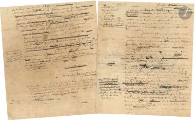 deux feuilles de papier ancien, portant des inscriptions, posées sur une surface blanche