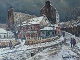 tableau représentant un village en hiver, avec des personnes marchant sur une route enneigée