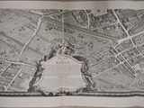 une vieille carte de la ville de Paris dans un livre