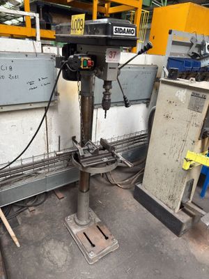 a machine that is sitting on a table in a room