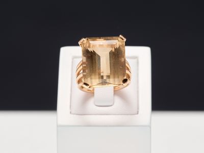 Bague de cocktail en or jaune 18k 750 millièmes ornée d'une …