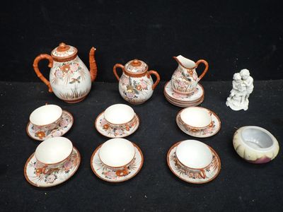 une image représentant un ensemble de tasses et de soucoupes à thé et à café